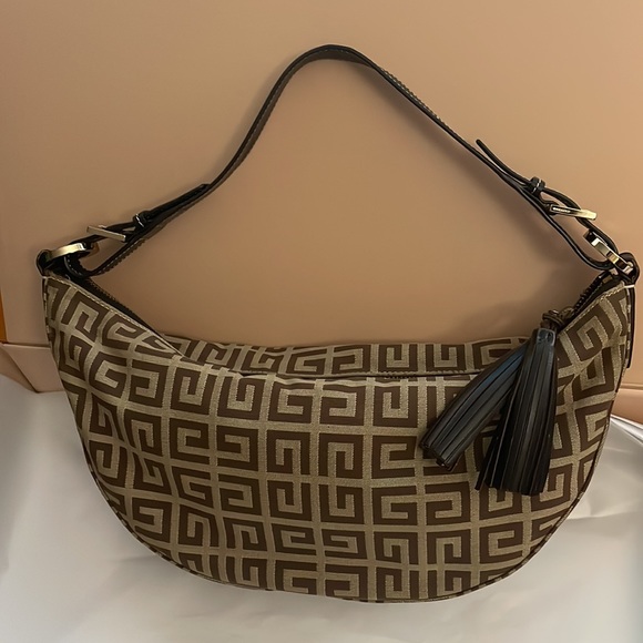 SoldâAuthentic GIVENCHY Cut Monogram Shoulder Bag - Picture 2 of 16